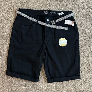 New Womens Riders by Lee Black Shorts + Belt Size 10 Midrise 11” Bermudas